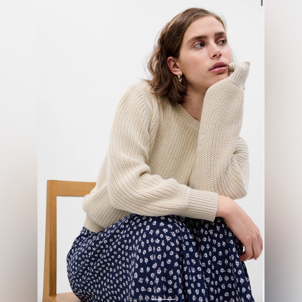 GAP Women’s Shaker Stitch Crewneck Sweater in Beige